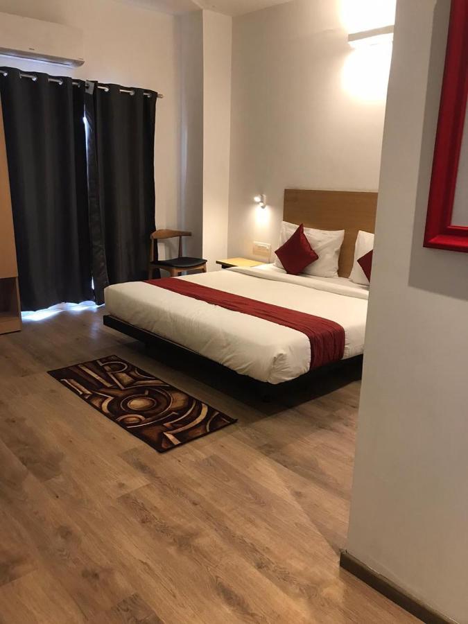 Hotel Aarkay Palace Badarpur Ngoại thất bức ảnh